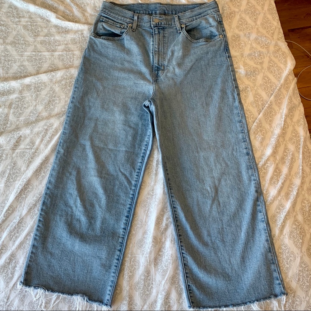 Levi’s | Cropped High Waist Wide Leg Jeans Fringe